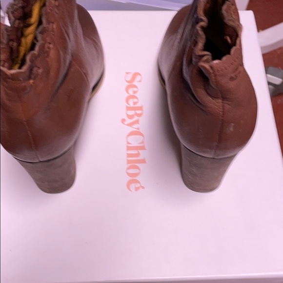 See Chloe 4” bootie Dk Brown -EUC - Picture 3 of 8